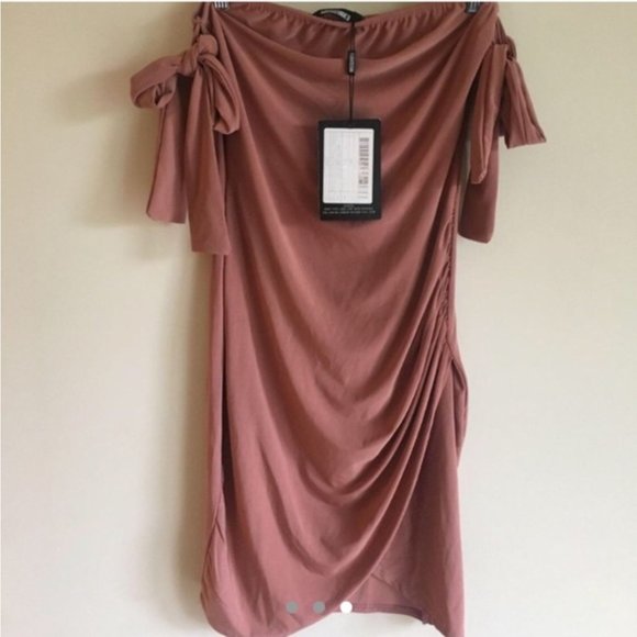 Missguided Off the Shoulder Mini Bodycon Dress - Picture 2 of 7